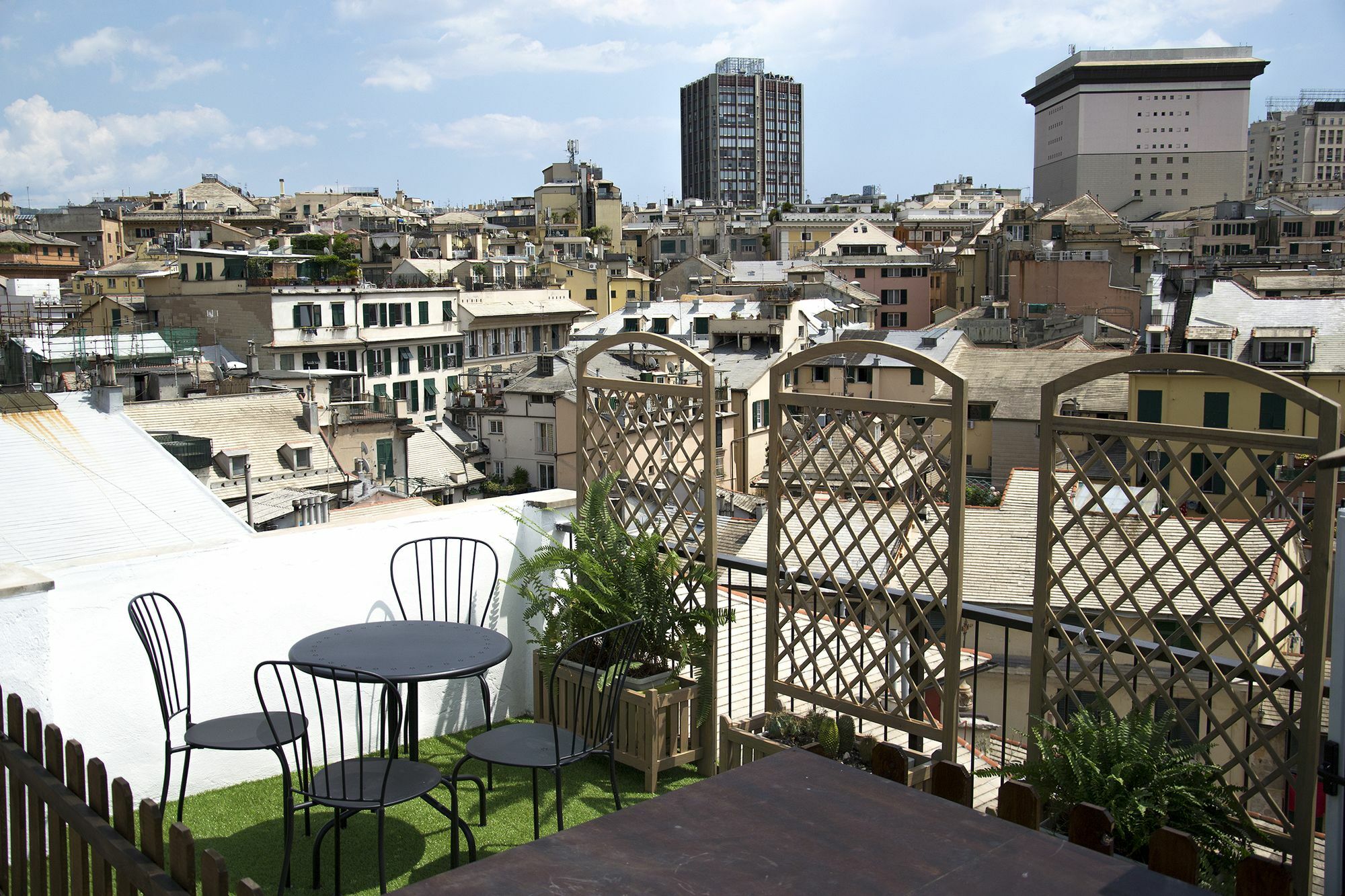 Sky On The Roofs - Il Cielo Sui Tetti Hotel Genoa Luaran gambar