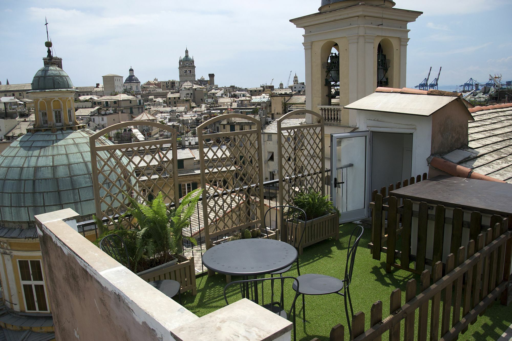 Sky On The Roofs - Il Cielo Sui Tetti Hotel Genoa Luaran gambar